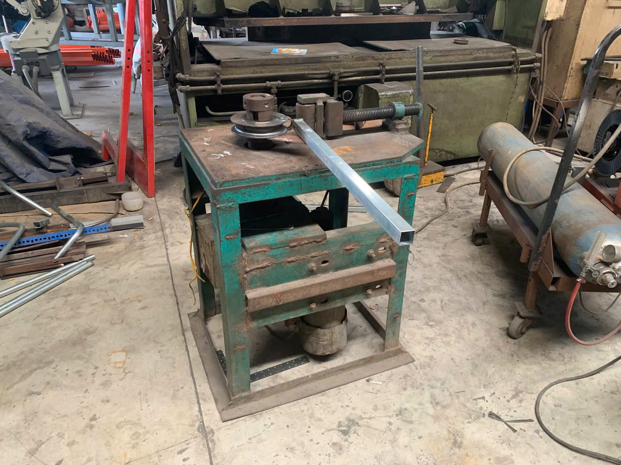 Hand tube bending machine